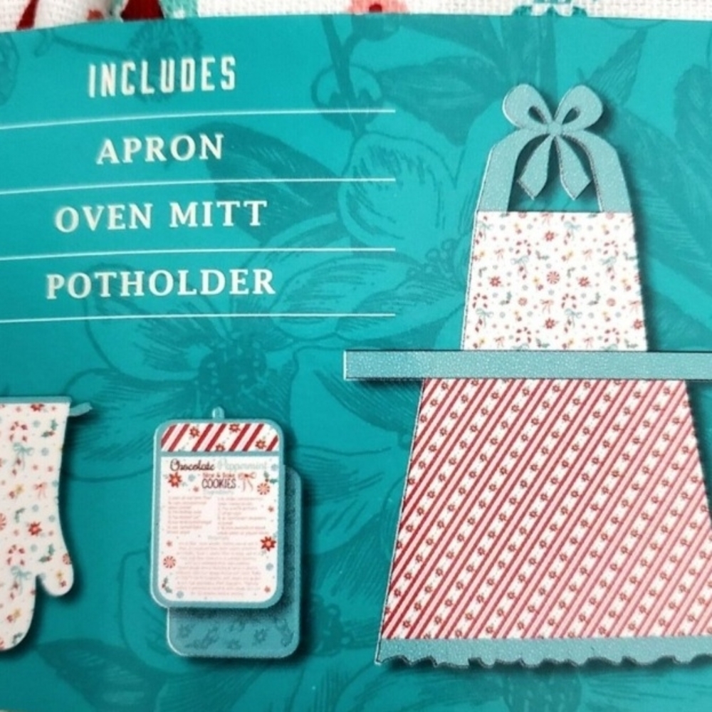 The Pioneer Woman Red and Green Kitchen Linens Collection